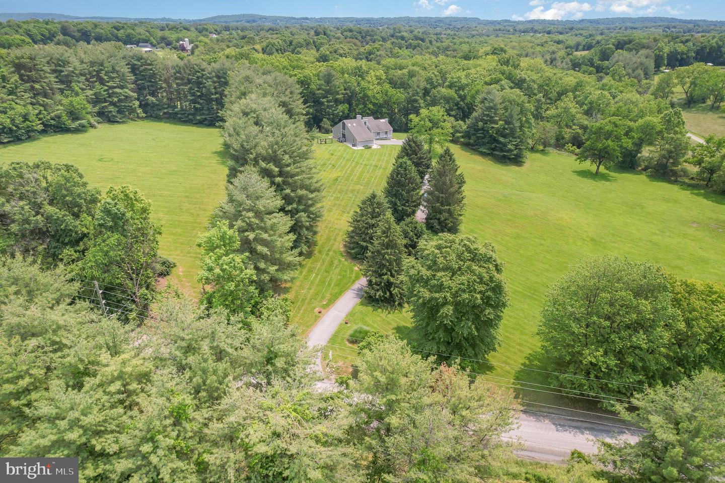 16222 HAMPTON RD, HAMILTON, Virginia 20158, 5 Bedrooms Bedrooms, ,4 BathroomsBathrooms,Residential,For sale,16222 HAMPTON RD,VALO2098100 MLS # VALO2098100
