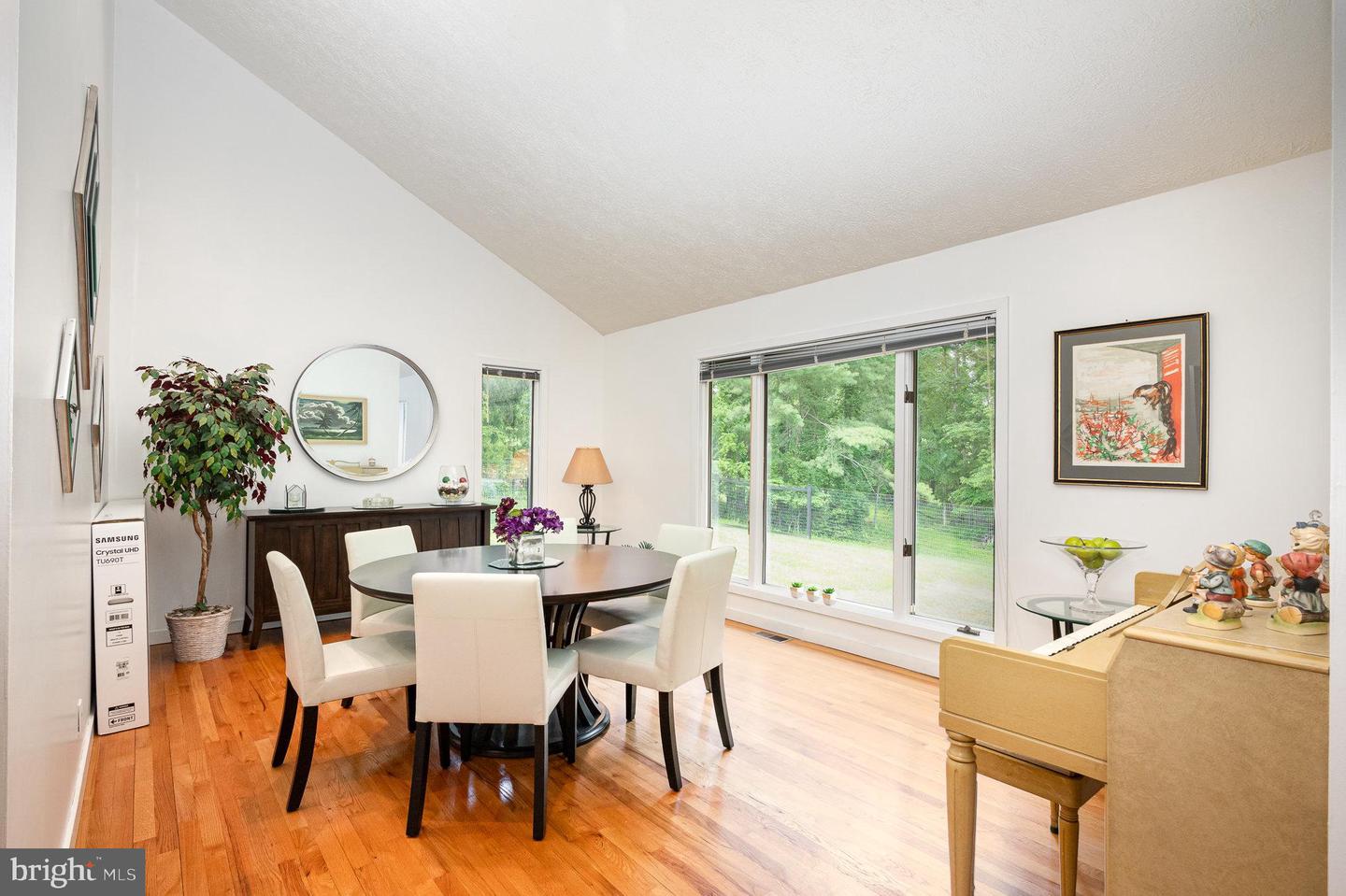 16222 HAMPTON RD, HAMILTON, Virginia 20158, 5 Bedrooms Bedrooms, ,4 BathroomsBathrooms,Residential,For sale,16222 HAMPTON RD,VALO2098100 MLS # VALO2098100