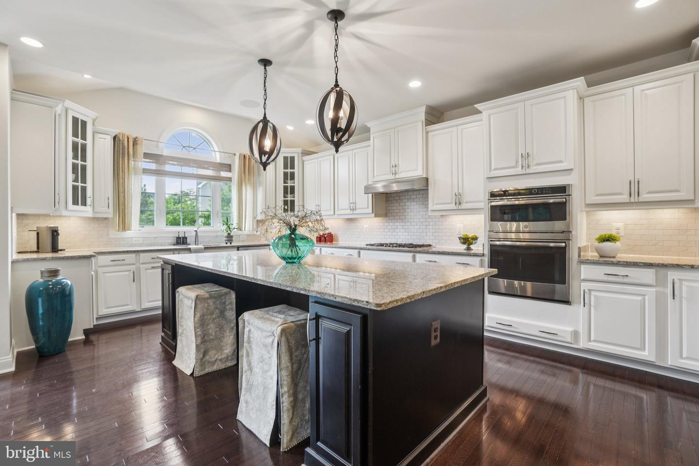 5845 WATERLOO BRIDGE CIR, HAYMARKET, Virginia 20169, 4 Bedrooms Bedrooms, ,5 BathroomsBathrooms,Residential,For sale,5845 WATERLOO BRIDGE CIR,VAPW2095756 MLS # VAPW2095756