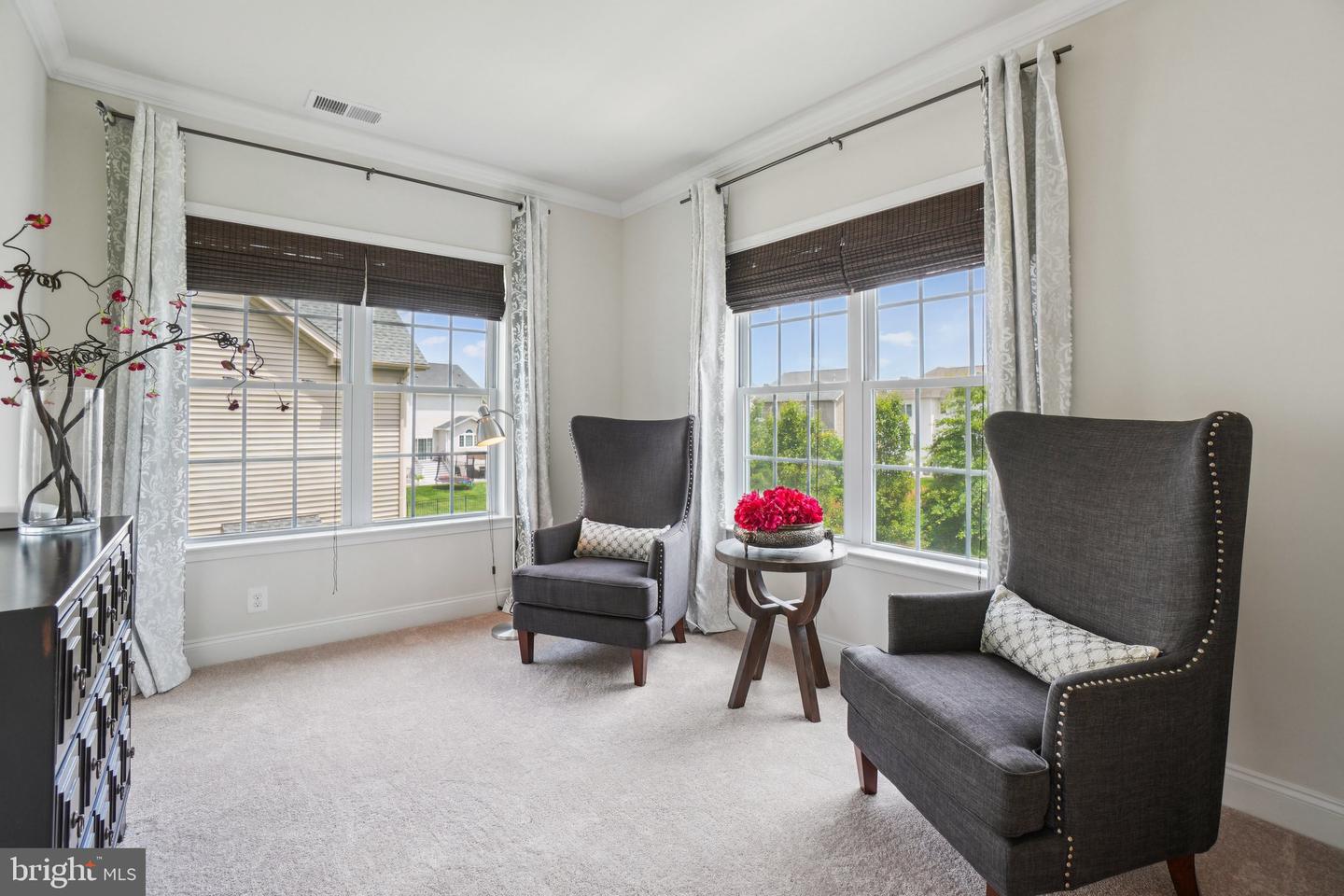 5845 WATERLOO BRIDGE CIR, HAYMARKET, Virginia 20169, 4 Bedrooms Bedrooms, ,5 BathroomsBathrooms,Residential,For sale,5845 WATERLOO BRIDGE CIR,VAPW2095756 MLS # VAPW2095756