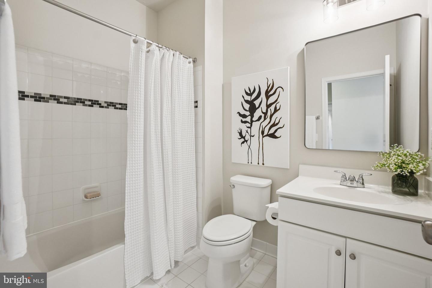 5845 WATERLOO BRIDGE CIR, HAYMARKET, Virginia 20169, 4 Bedrooms Bedrooms, ,5 BathroomsBathrooms,Residential,For sale,5845 WATERLOO BRIDGE CIR,VAPW2095756 MLS # VAPW2095756