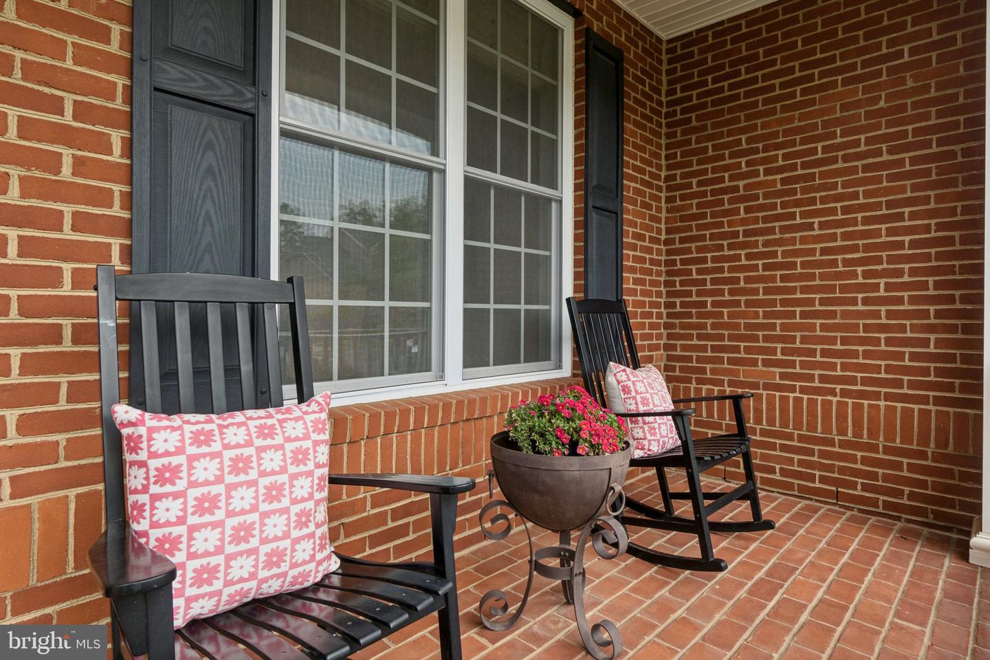 5845 WATERLOO BRIDGE CIR, HAYMARKET, Virginia 20169, 4 Bedrooms Bedrooms, ,5 BathroomsBathrooms,Residential,For sale,5845 WATERLOO BRIDGE CIR,VAPW2095756 MLS # VAPW2095756
