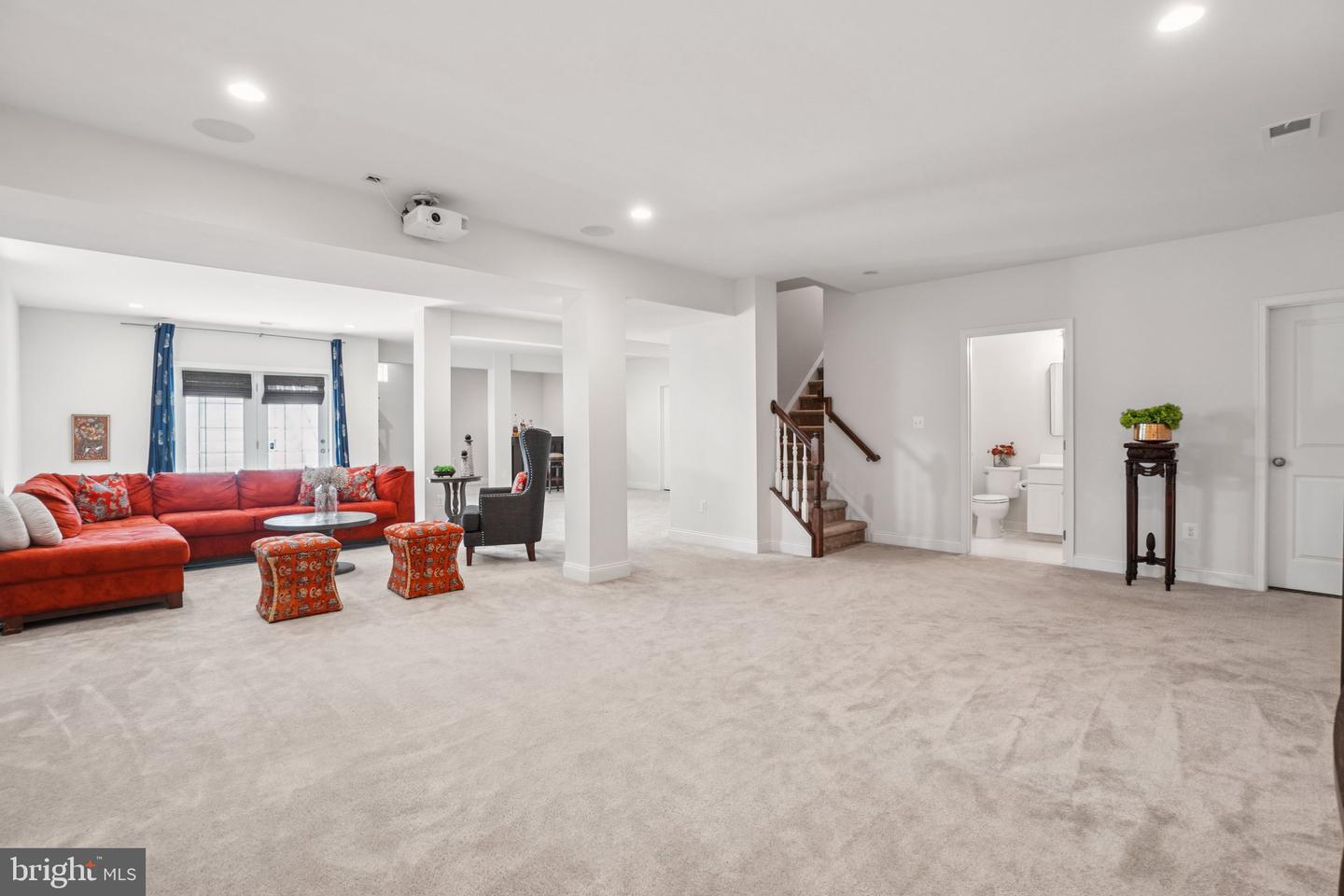 5845 WATERLOO BRIDGE CIR, HAYMARKET, Virginia 20169, 4 Bedrooms Bedrooms, ,5 BathroomsBathrooms,Residential,For sale,5845 WATERLOO BRIDGE CIR,VAPW2095756 MLS # VAPW2095756