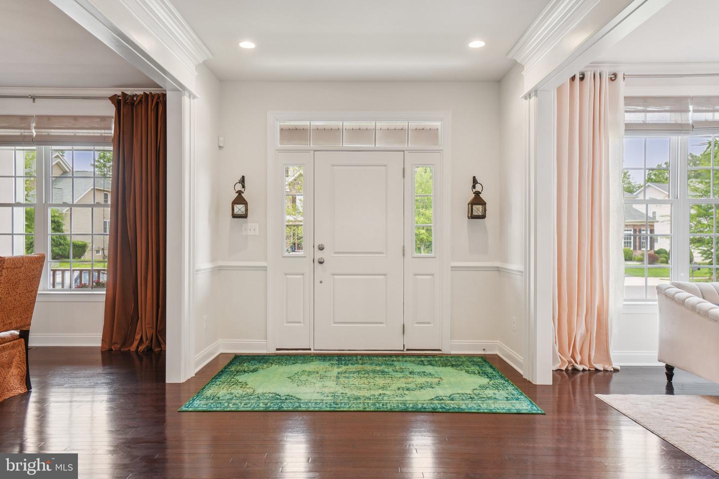 5845 WATERLOO BRIDGE CIR, HAYMARKET, Virginia 20169, 4 Bedrooms Bedrooms, ,5 BathroomsBathrooms,Residential,For sale,5845 WATERLOO BRIDGE CIR,VAPW2095756 MLS # VAPW2095756