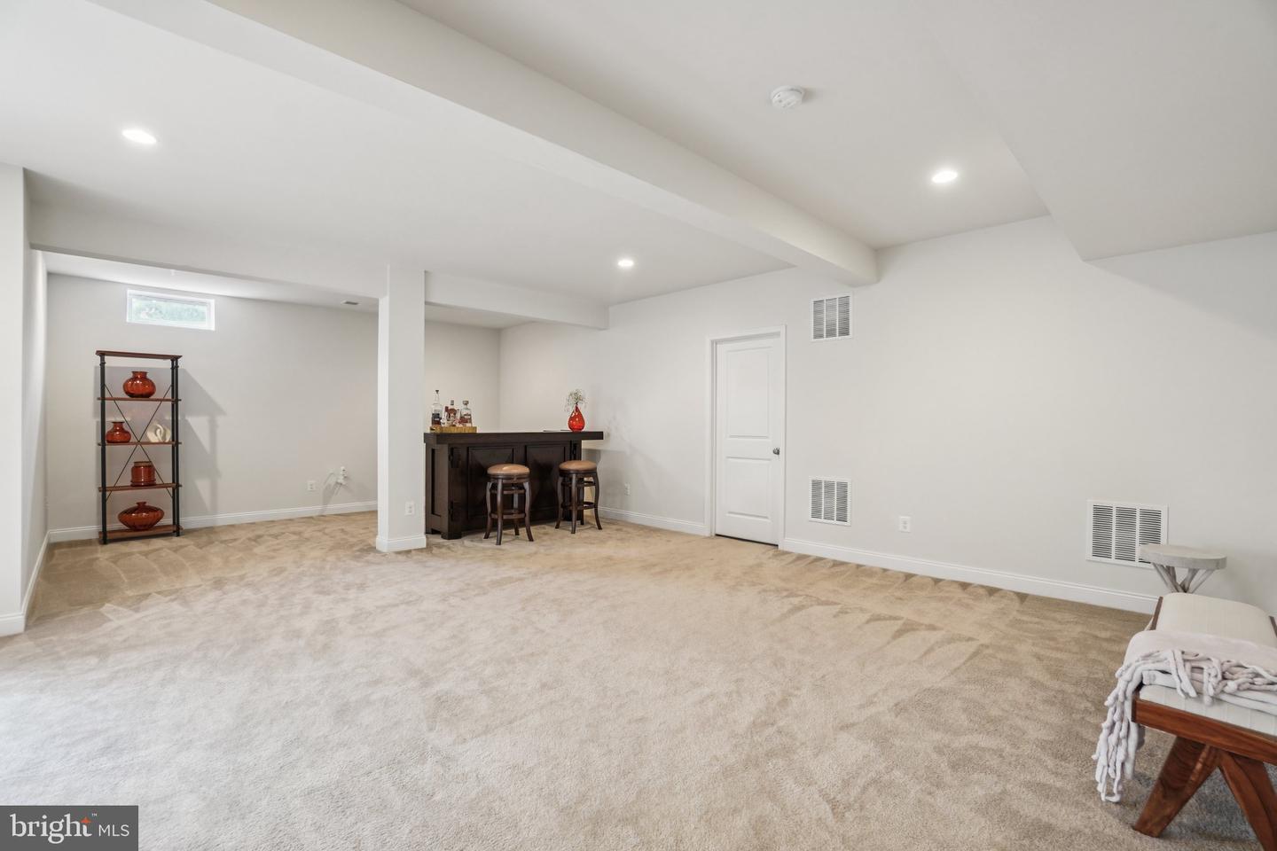 5845 WATERLOO BRIDGE CIR, HAYMARKET, Virginia 20169, 4 Bedrooms Bedrooms, ,5 BathroomsBathrooms,Residential,For sale,5845 WATERLOO BRIDGE CIR,VAPW2095756 MLS # VAPW2095756