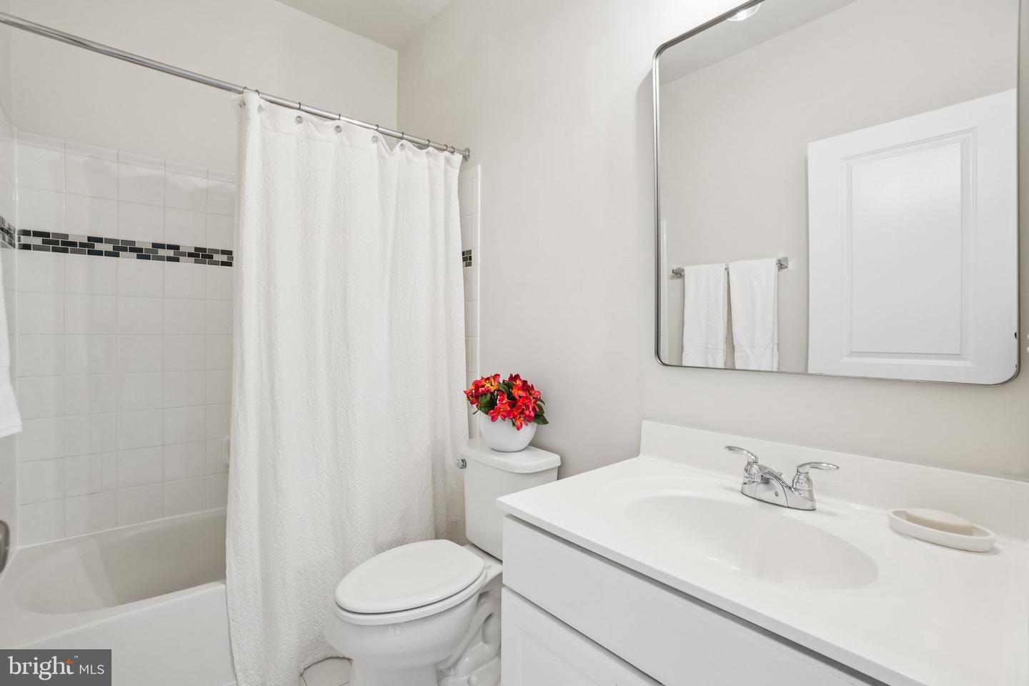 5845 WATERLOO BRIDGE CIR, HAYMARKET, Virginia 20169, 4 Bedrooms Bedrooms, ,5 BathroomsBathrooms,Residential,For sale,5845 WATERLOO BRIDGE CIR,VAPW2095756 MLS # VAPW2095756