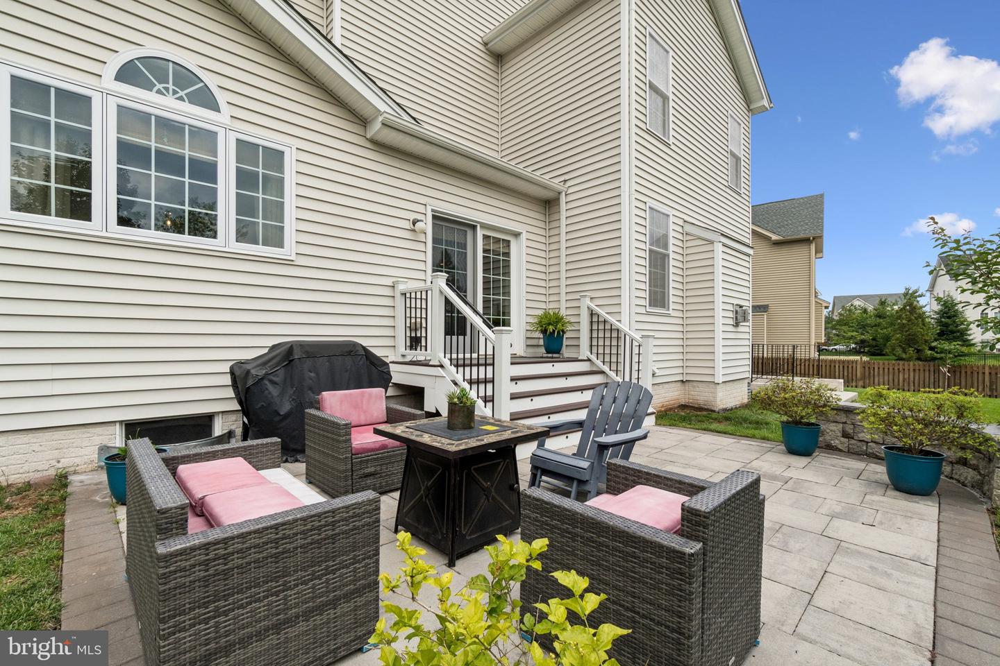 5845 WATERLOO BRIDGE CIR, HAYMARKET, Virginia 20169, 4 Bedrooms Bedrooms, ,5 BathroomsBathrooms,Residential,For sale,5845 WATERLOO BRIDGE CIR,VAPW2095756 MLS # VAPW2095756