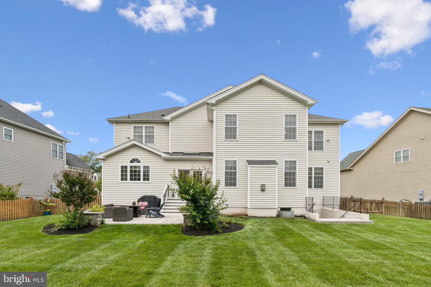 5845 WATERLOO BRIDGE CIR, HAYMARKET, Virginia 20169, 4 Bedrooms Bedrooms, ,5 BathroomsBathrooms,Residential,For sale,5845 WATERLOO BRIDGE CIR,VAPW2095756 MLS # VAPW2095756