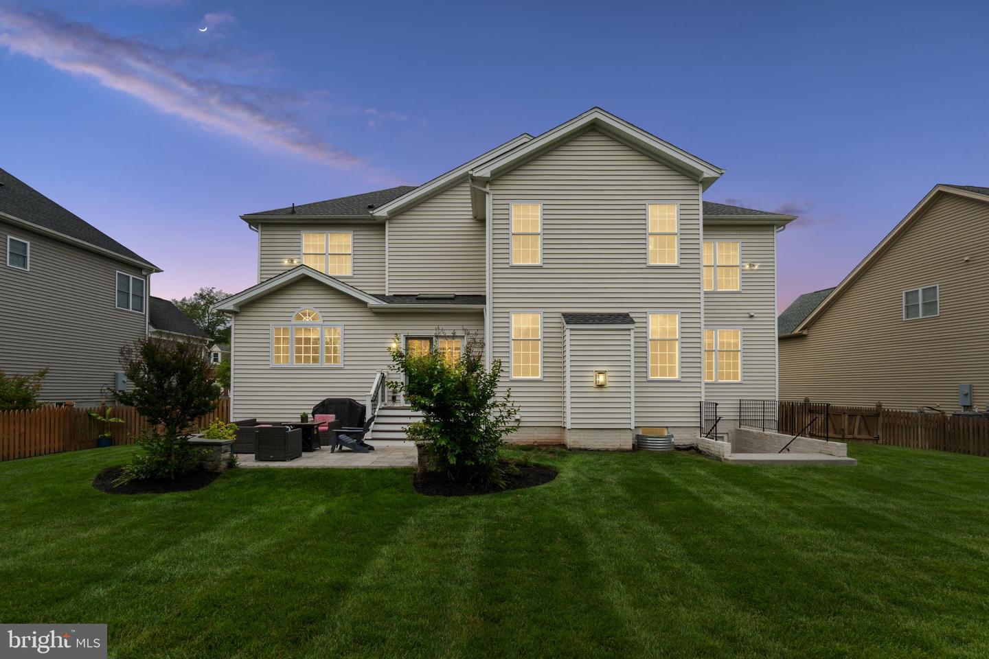 5845 WATERLOO BRIDGE CIR, HAYMARKET, Virginia 20169, 4 Bedrooms Bedrooms, ,5 BathroomsBathrooms,Residential,For sale,5845 WATERLOO BRIDGE CIR,VAPW2095756 MLS # VAPW2095756