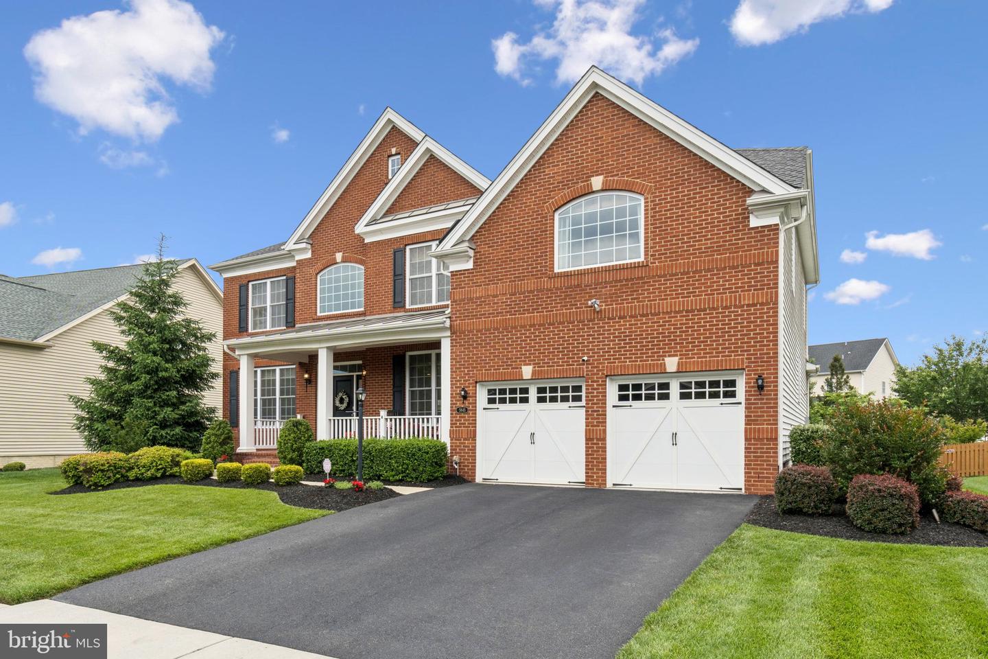 5845 WATERLOO BRIDGE CIR, HAYMARKET, Virginia 20169, 4 Bedrooms Bedrooms, ,5 BathroomsBathrooms,Residential,For sale,5845 WATERLOO BRIDGE CIR,VAPW2095756 MLS # VAPW2095756