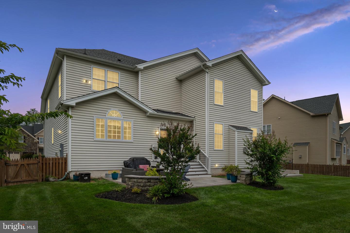 5845 WATERLOO BRIDGE CIR, HAYMARKET, Virginia 20169, 4 Bedrooms Bedrooms, ,5 BathroomsBathrooms,Residential,For sale,5845 WATERLOO BRIDGE CIR,VAPW2095756 MLS # VAPW2095756