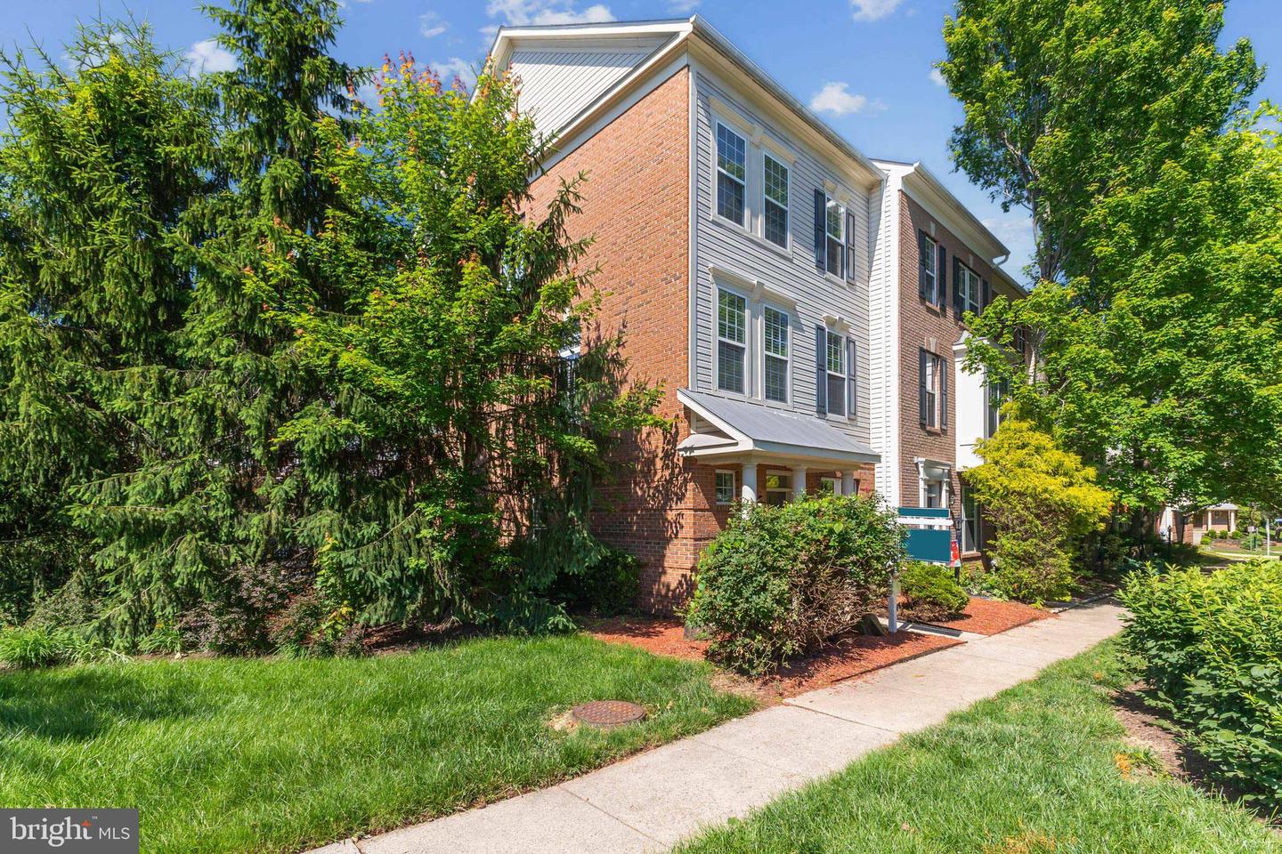 46246 MILTHORN TER, STERLING, Virginia 20165, 3 Bedrooms Bedrooms, ,2 BathroomsBathrooms,Residential,For sale,46246 MILTHORN TER,VALO2098212 MLS # VALO2098212