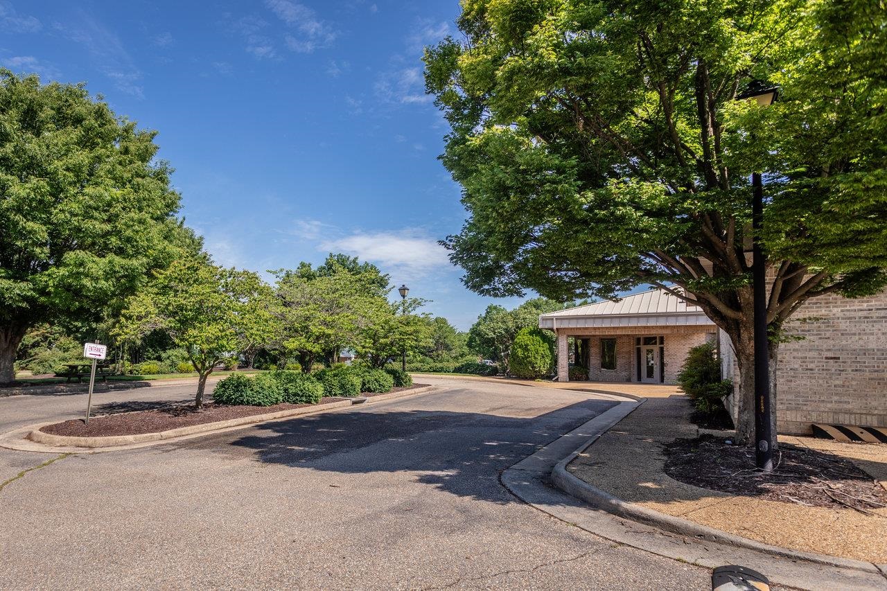 530 NEFF AVE, HARRISONBURG, Virginia 22801, ,Commercial,530 NEFF AVE,665386 MLS # 665386
