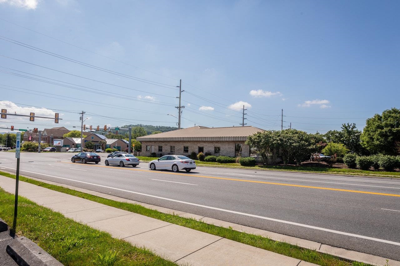 530 NEFF AVE, HARRISONBURG, Virginia 22801, ,Commercial,530 NEFF AVE,665386 MLS # 665386
