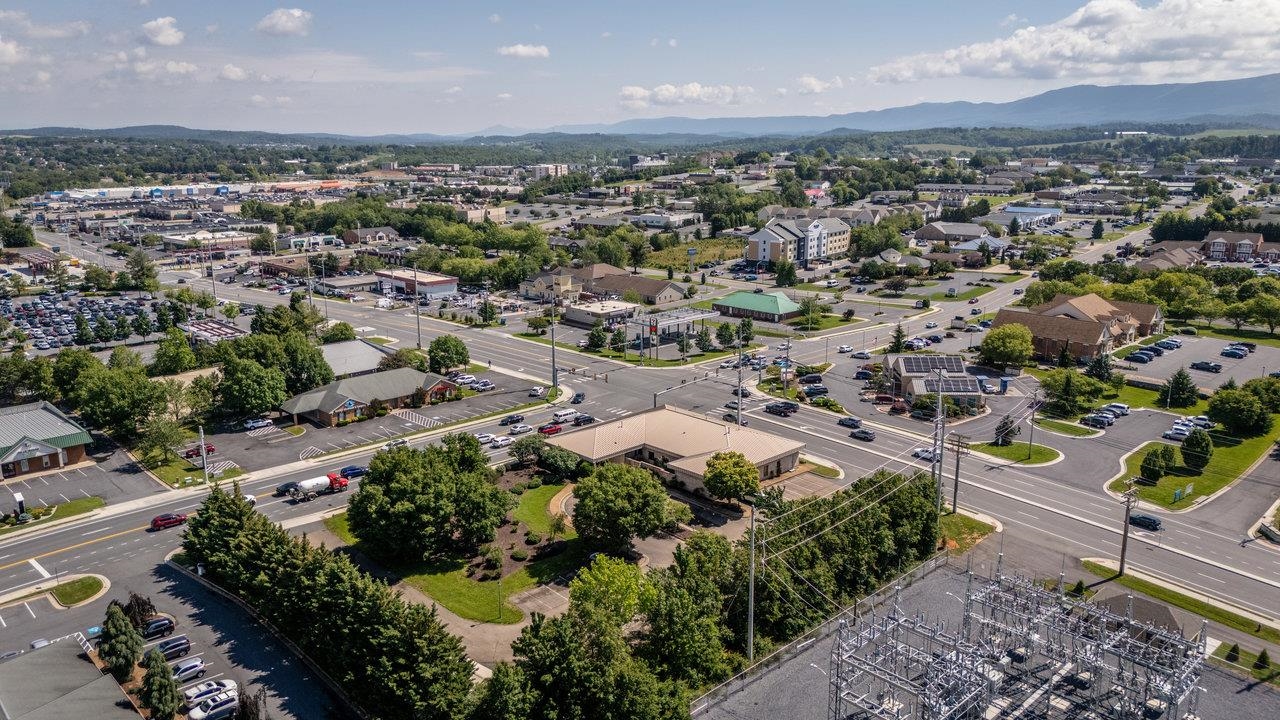 530 NEFF AVE, HARRISONBURG, Virginia 22801, ,Commercial,530 NEFF AVE,665386 MLS # 665386