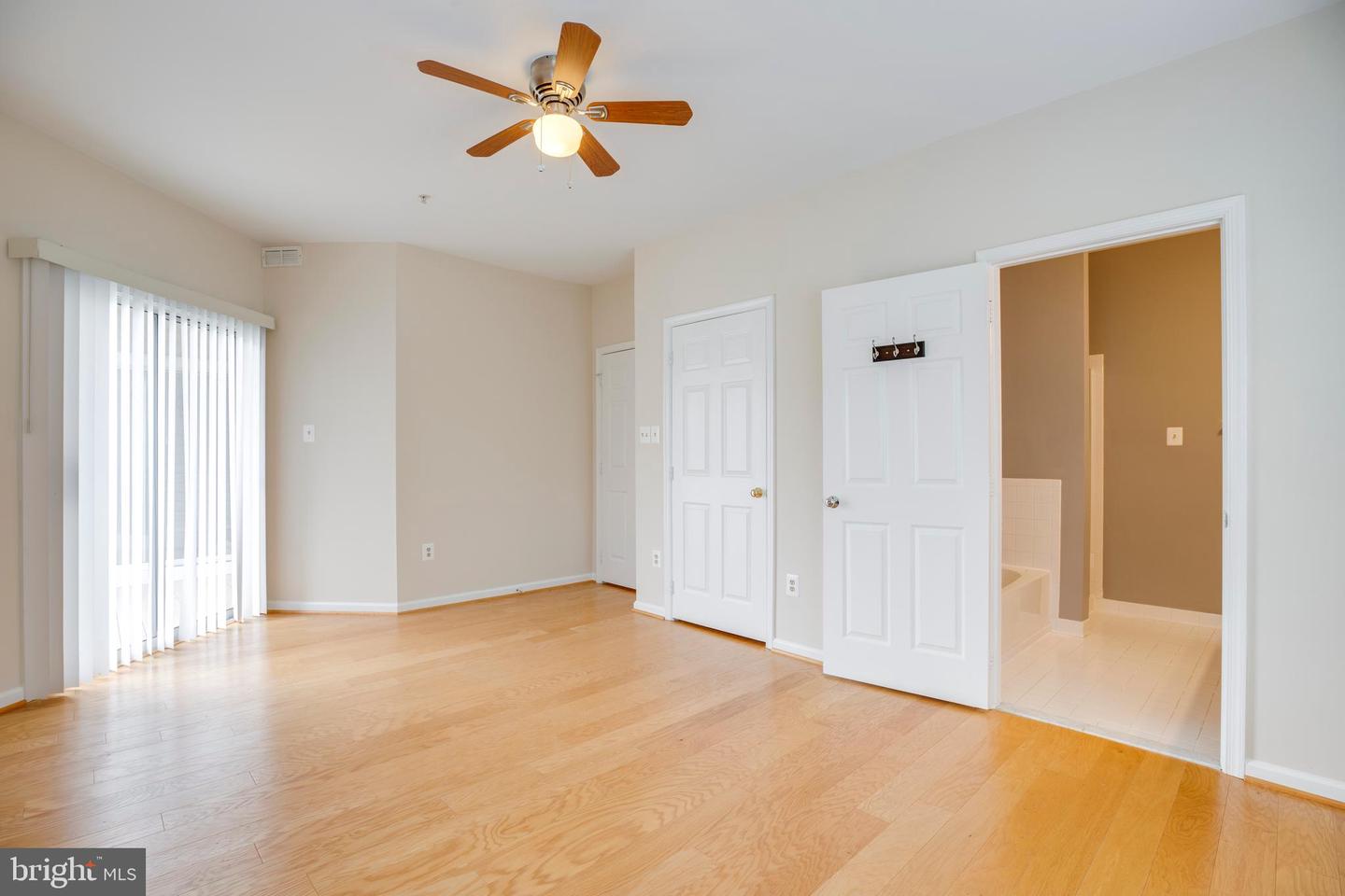 6549 GRANGE LN #401, ALEXANDRIA, Virginia 22315, 2 Bedrooms Bedrooms, 2 Rooms Rooms,2 BathroomsBathrooms,Residential,For sale,6549 GRANGE LN #401,VAFX2244166 MLS # VAFX2244166