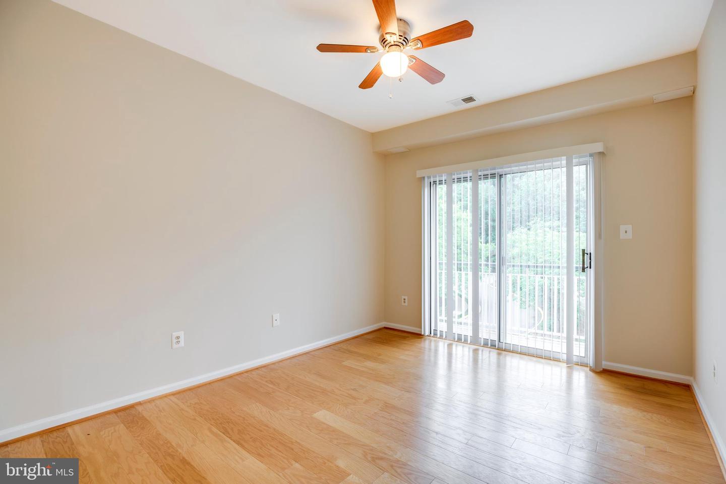 6549 GRANGE LN #401, ALEXANDRIA, Virginia 22315, 2 Bedrooms Bedrooms, 2 Rooms Rooms,2 BathroomsBathrooms,Residential,For sale,6549 GRANGE LN #401,VAFX2244166 MLS # VAFX2244166