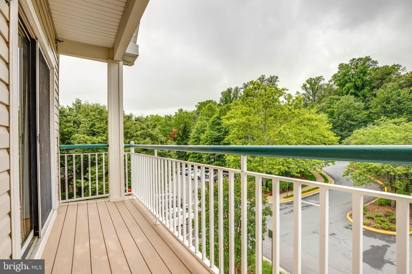 6549 GRANGE LN #401, ALEXANDRIA, Virginia 22315, 2 Bedrooms Bedrooms, 2 Rooms Rooms,2 BathroomsBathrooms,Residential,For sale,6549 GRANGE LN #401,VAFX2244166 MLS # VAFX2244166