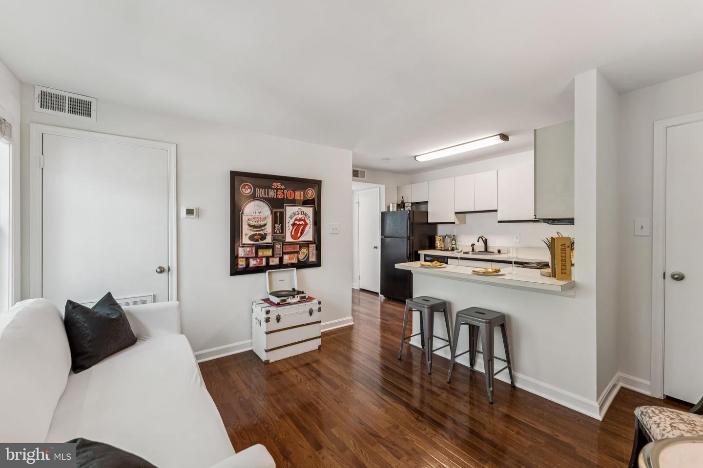 304 DUNCAN AVE #F, ALEXANDRIA, Virginia 22301, 1 Bedroom Bedrooms, ,1 BathroomBathrooms,Residential,For sale,304 DUNCAN AVE #F,VAAX2045874 MLS # VAAX2045874