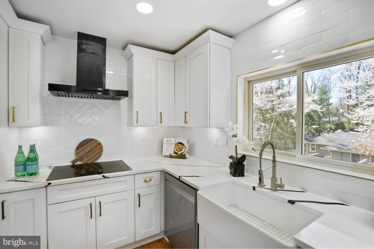 3900 MILLCREEK DR, ANNANDALE, Virginia 22003, 4 Bedrooms Bedrooms, 10 Rooms Rooms,3 BathroomsBathrooms,Residential,For sale,3900 MILLCREEK DR,VAFX2244272 MLS # VAFX2244272