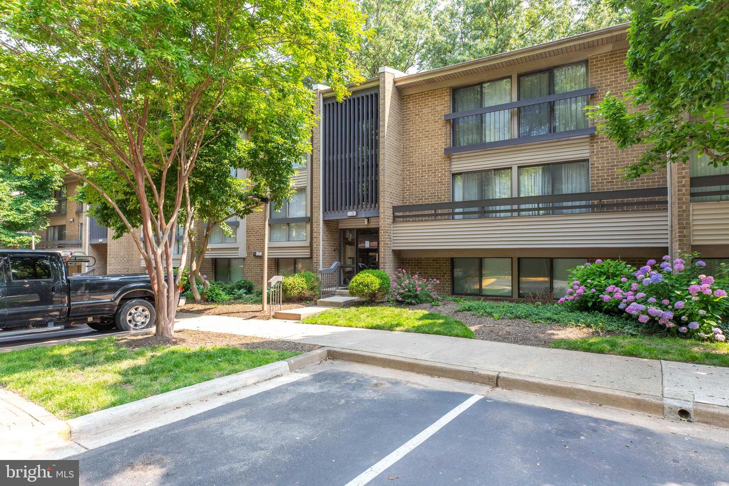 2106 GREEN WATCH WAY #101, RESTON, Virginia 20191, 2 Bedrooms Bedrooms, ,2 BathroomsBathrooms,Residential,For sale,2106 GREEN WATCH WAY #101,VAFX2245048 MLS # VAFX2245048