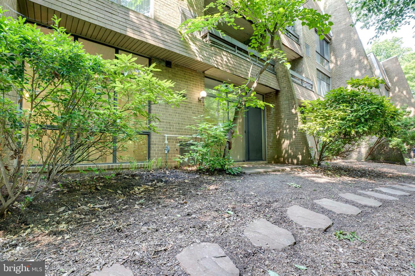 2106 GREEN WATCH WAY #101, RESTON, Virginia 20191, 2 Bedrooms Bedrooms, ,2 BathroomsBathrooms,Residential,For sale,2106 GREEN WATCH WAY #101,VAFX2245048 MLS # VAFX2245048