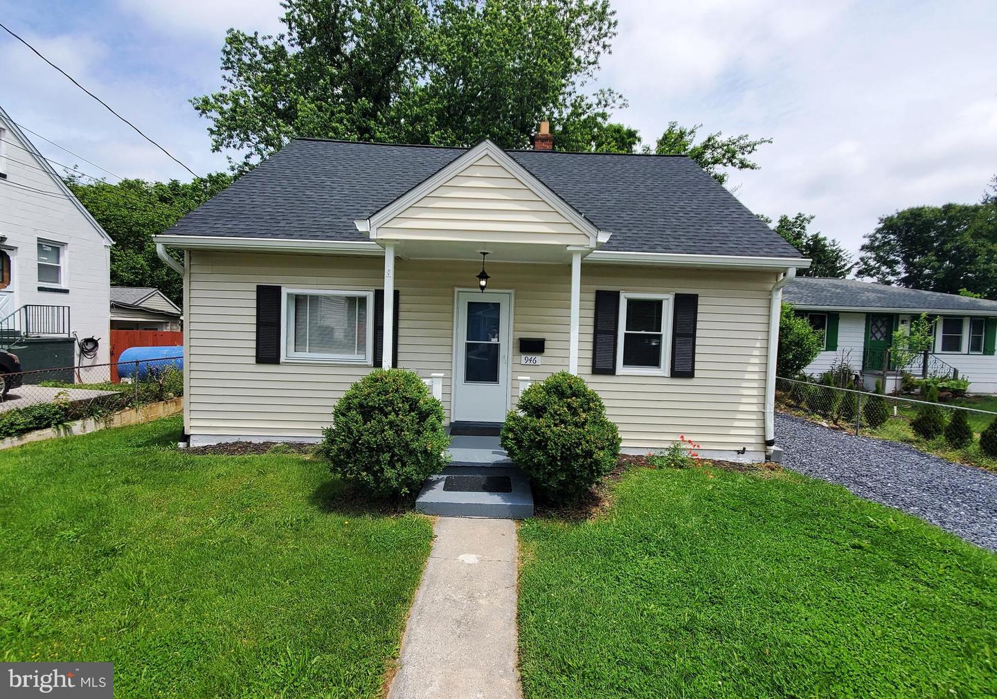 946 FRANKLIN ST, WINCHESTER, Virginia 22601, 3 Bedrooms Bedrooms, 7 Rooms Rooms,1 BathroomBathrooms,Residential,For sale,946 FRANKLIN ST,VAWI2007900 MLS # VAWI2007900