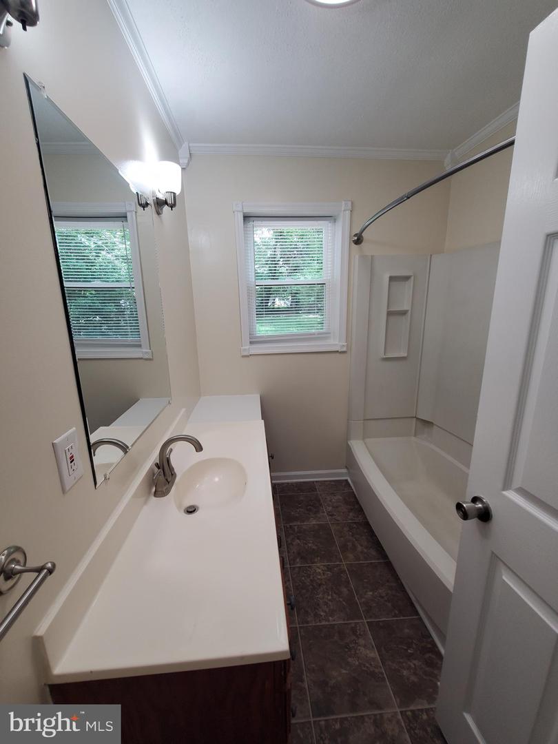 946 FRANKLIN ST, WINCHESTER, Virginia 22601, 3 Bedrooms Bedrooms, 7 Rooms Rooms,1 BathroomBathrooms,Residential,For sale,946 FRANKLIN ST,VAWI2007900 MLS # VAWI2007900