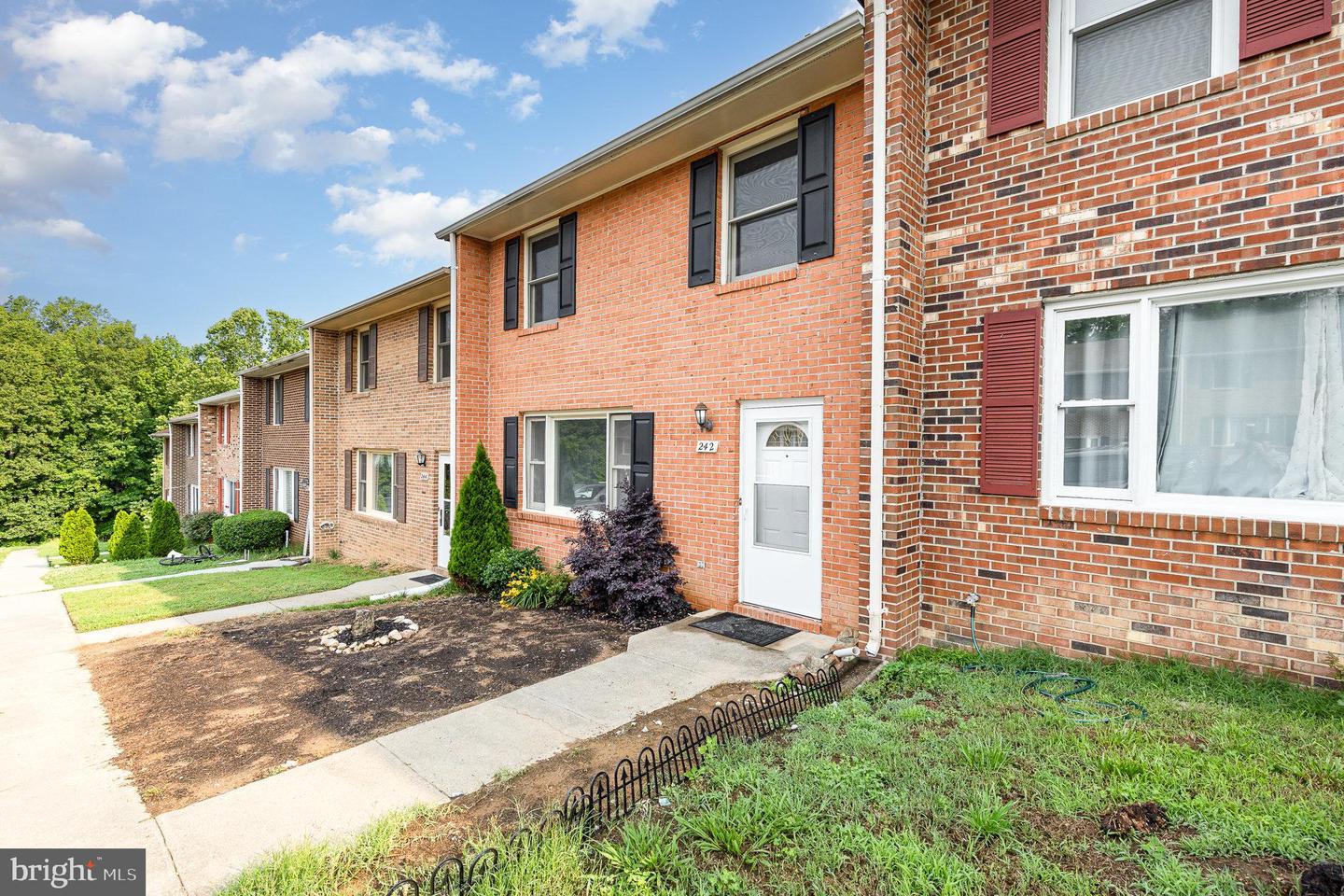 242 OVERLOOK CT, FREDERICKSBURG, Virginia 22405, 3 Bedrooms Bedrooms, ,2 BathroomsBathrooms,Residential,For sale,242 OVERLOOK CT,VAST2039468 MLS # VAST2039468