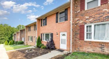 242 OVERLOOK CT, FREDERICKSBURG, Virginia 22405, 3 Bedrooms Bedrooms, ,2 BathroomsBathrooms,Residential,For sale,242 OVERLOOK CT,VAST2039468 MLS # VAST2039468