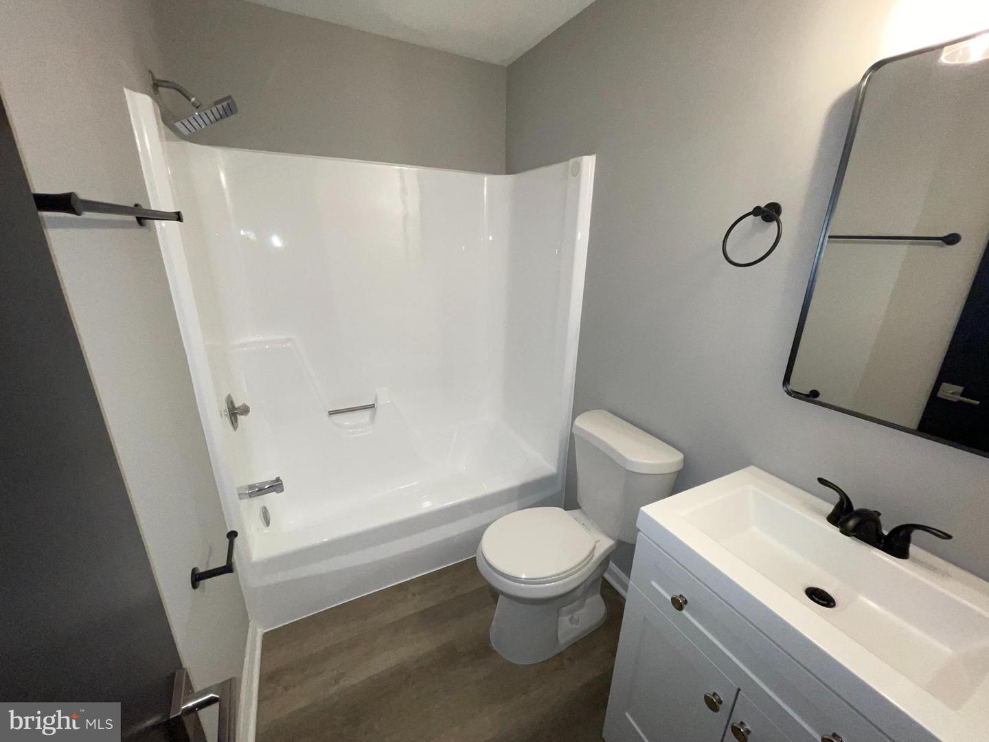 1742 U ST NW #203, WASHINGTON, District Of Columbia 20009, 2 Bedrooms Bedrooms, ,2 BathroomsBathrooms,Residential,For sale,1742 U ST NW #203,DCDC2204010 MLS # DCDC2204010