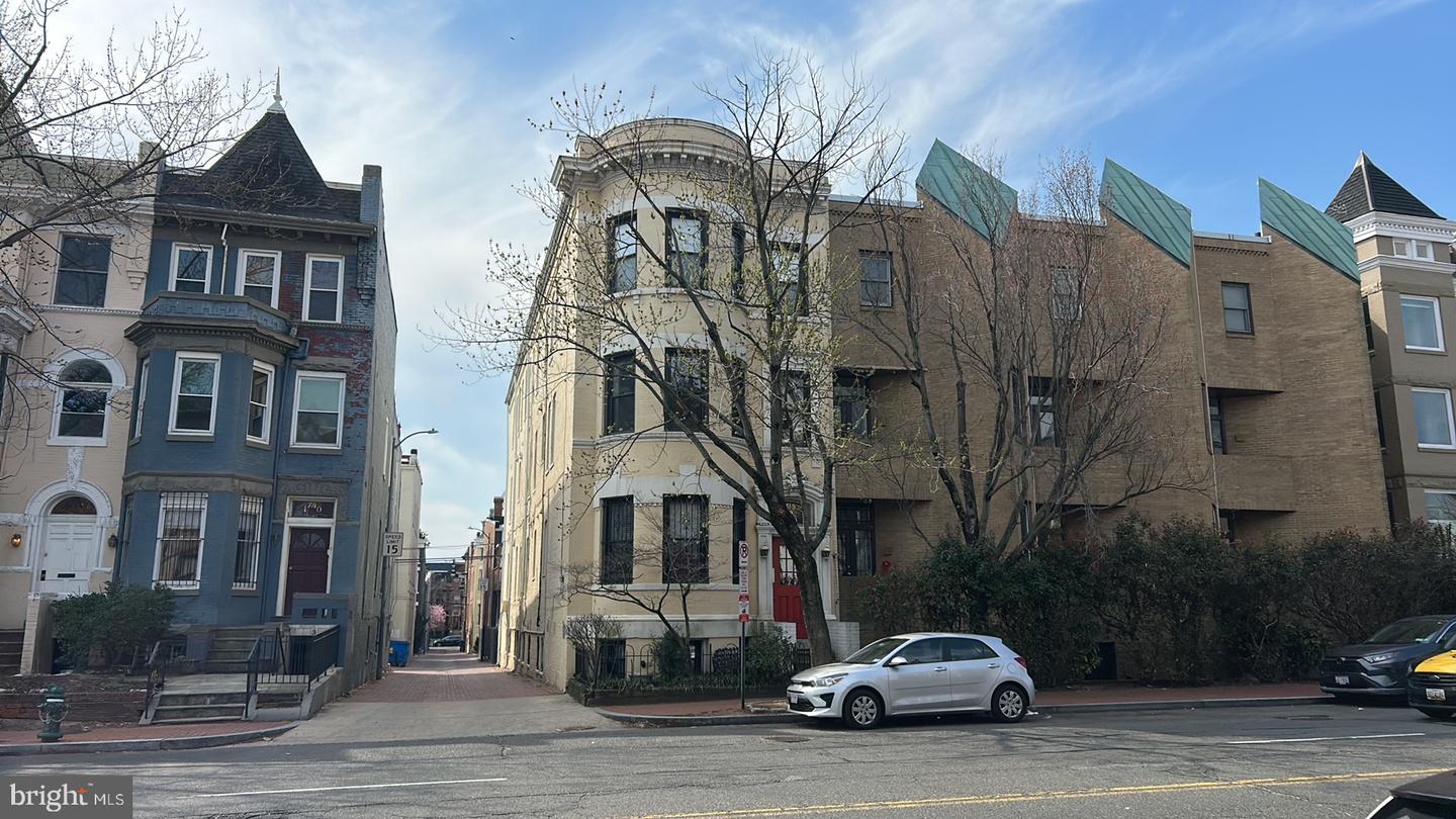 1742 U ST NW #203, WASHINGTON, District Of Columbia 20009, 2 Bedrooms Bedrooms, ,2 BathroomsBathrooms,Residential,For sale,1742 U ST NW #203,DCDC2204010 MLS # DCDC2204010