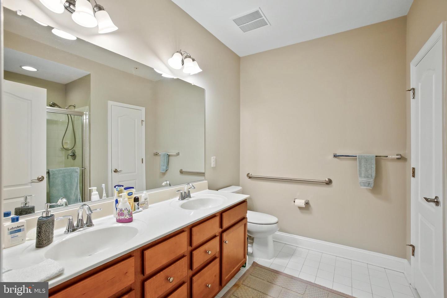 9204 CHARLESTON DR #201, MANASSAS, Virginia 20110, 2 Bedrooms Bedrooms, ,2 BathroomsBathrooms,Residential,For sale,9204 CHARLESTON DR #201,VAMN2008454 MLS # VAMN2008454