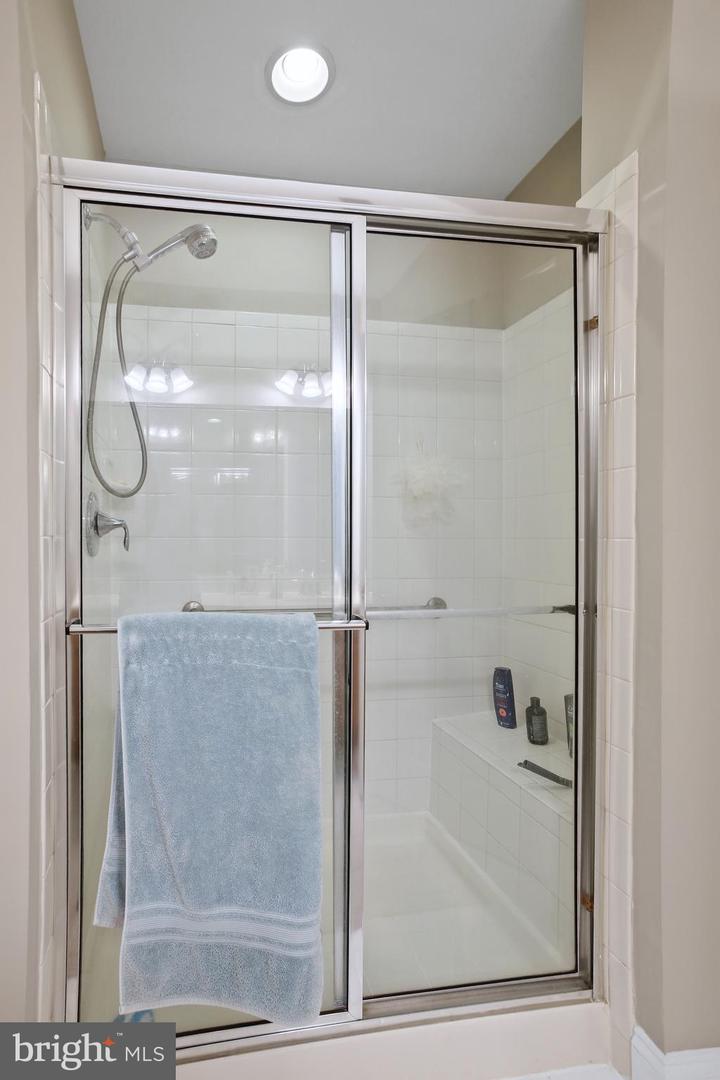 9204 CHARLESTON DR #201, MANASSAS, Virginia 20110, 2 Bedrooms Bedrooms, ,2 BathroomsBathrooms,Residential,For sale,9204 CHARLESTON DR #201,VAMN2008454 MLS # VAMN2008454