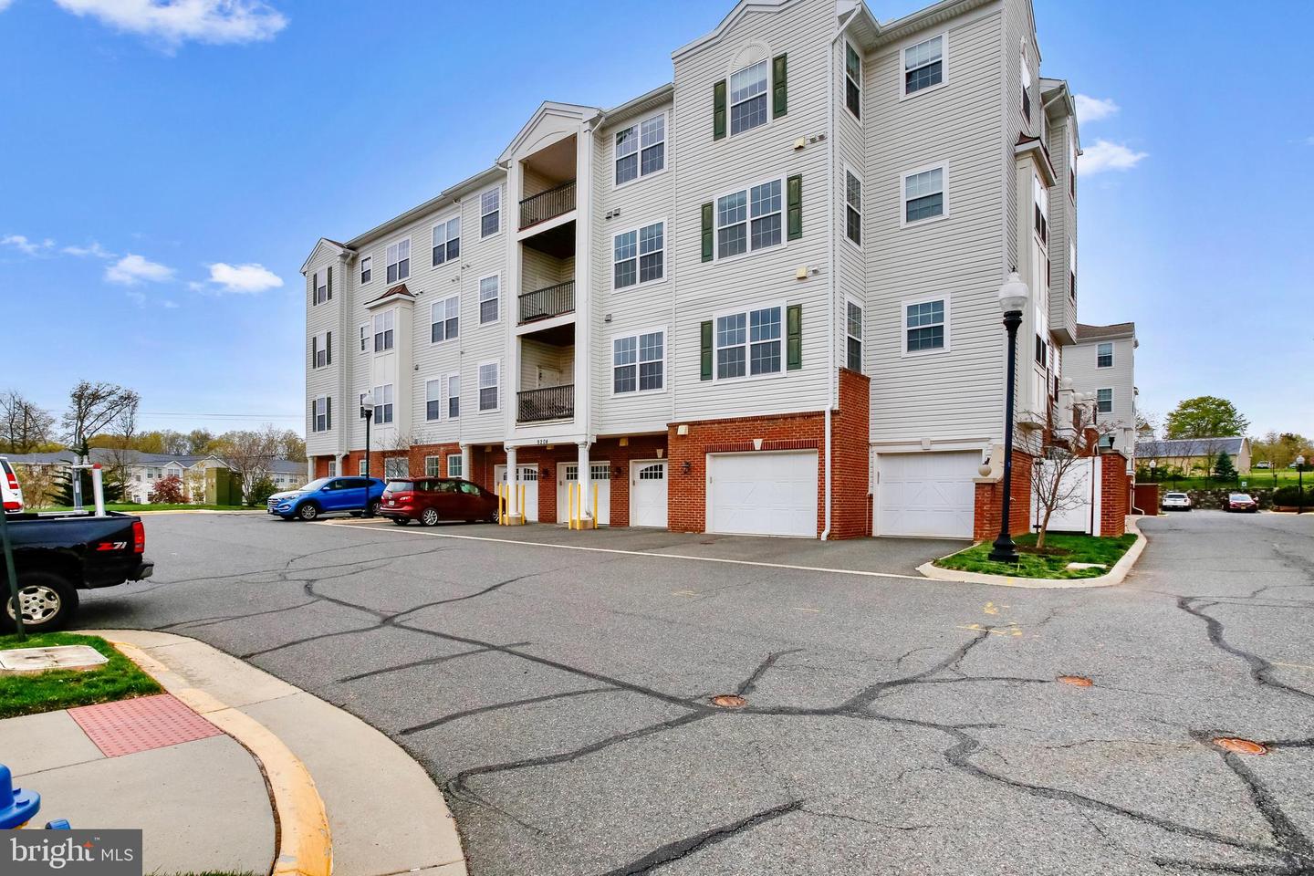 9204 CHARLESTON DR #201, MANASSAS, Virginia 20110, 2 Bedrooms Bedrooms, ,2 BathroomsBathrooms,Residential,For sale,9204 CHARLESTON DR #201,VAMN2008454 MLS # VAMN2008454