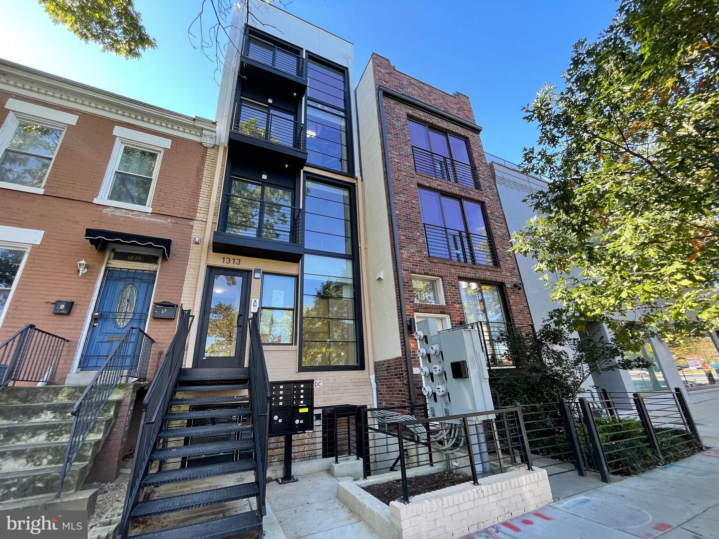 1313 PENNSYLVANIA AVE. ST SE, WASHINGTON, District Of Columbia 20003, ,1 BathroomBathrooms,Residential,For sale,1313 PENNSYLVANIA AVE. ST SE,DCDC2204068 MLS # DCDC2204068