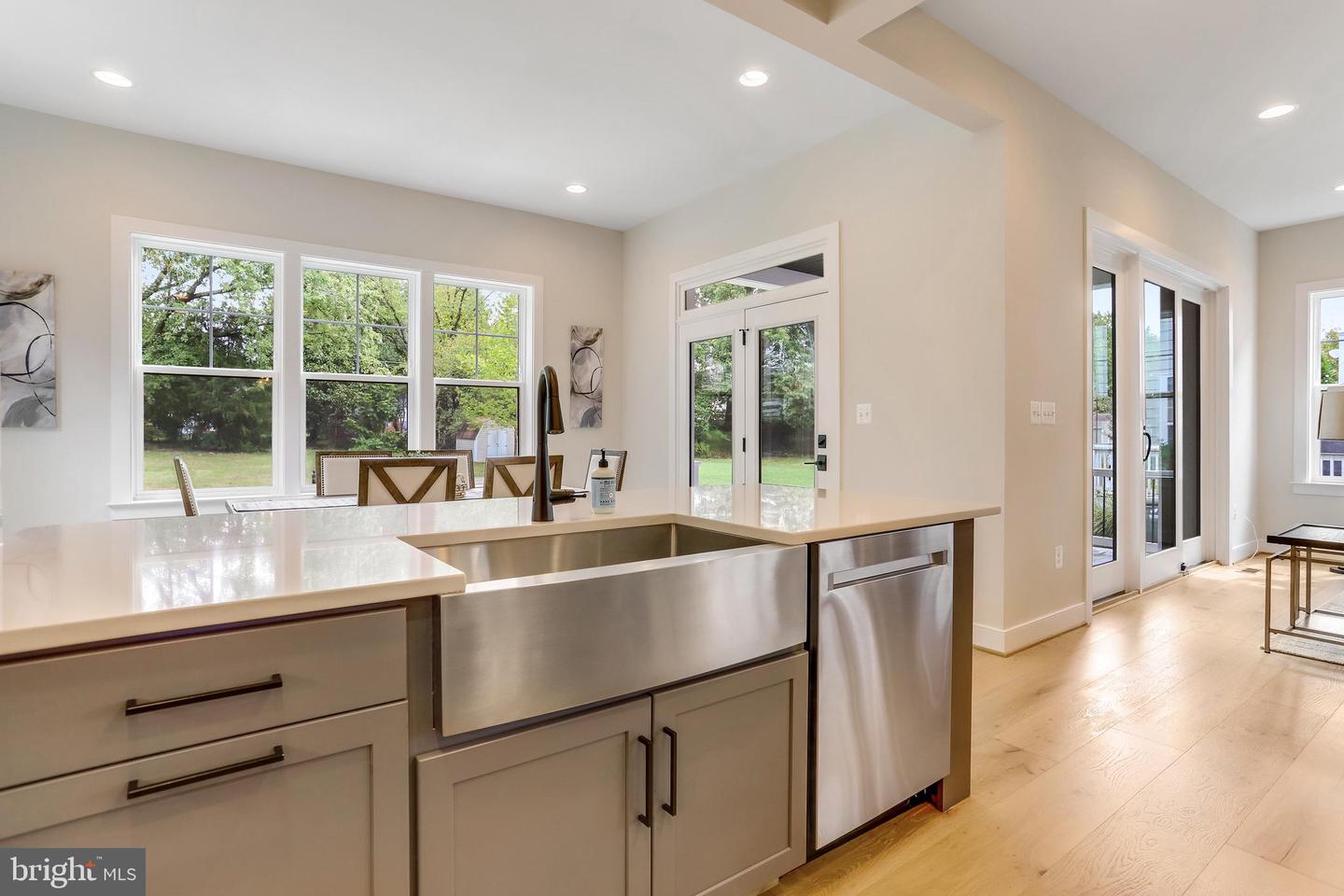 5809 2ND ST S, ARLINGTON, Virginia 22204, 5 Bedrooms Bedrooms, ,4 BathroomsBathrooms,Residential,For sale,5809 2ND ST S,VAAR2058708 MLS # VAAR2058708
