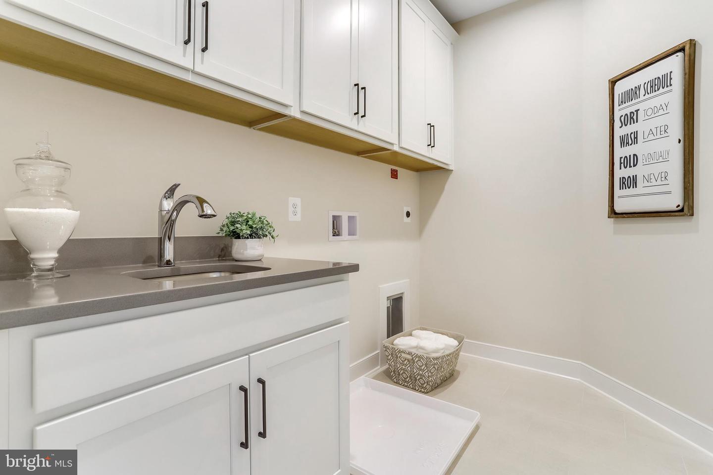 5809 2ND ST S, ARLINGTON, Virginia 22204, 5 Bedrooms Bedrooms, ,4 BathroomsBathrooms,Residential,For sale,5809 2ND ST S,VAAR2058708 MLS # VAAR2058708