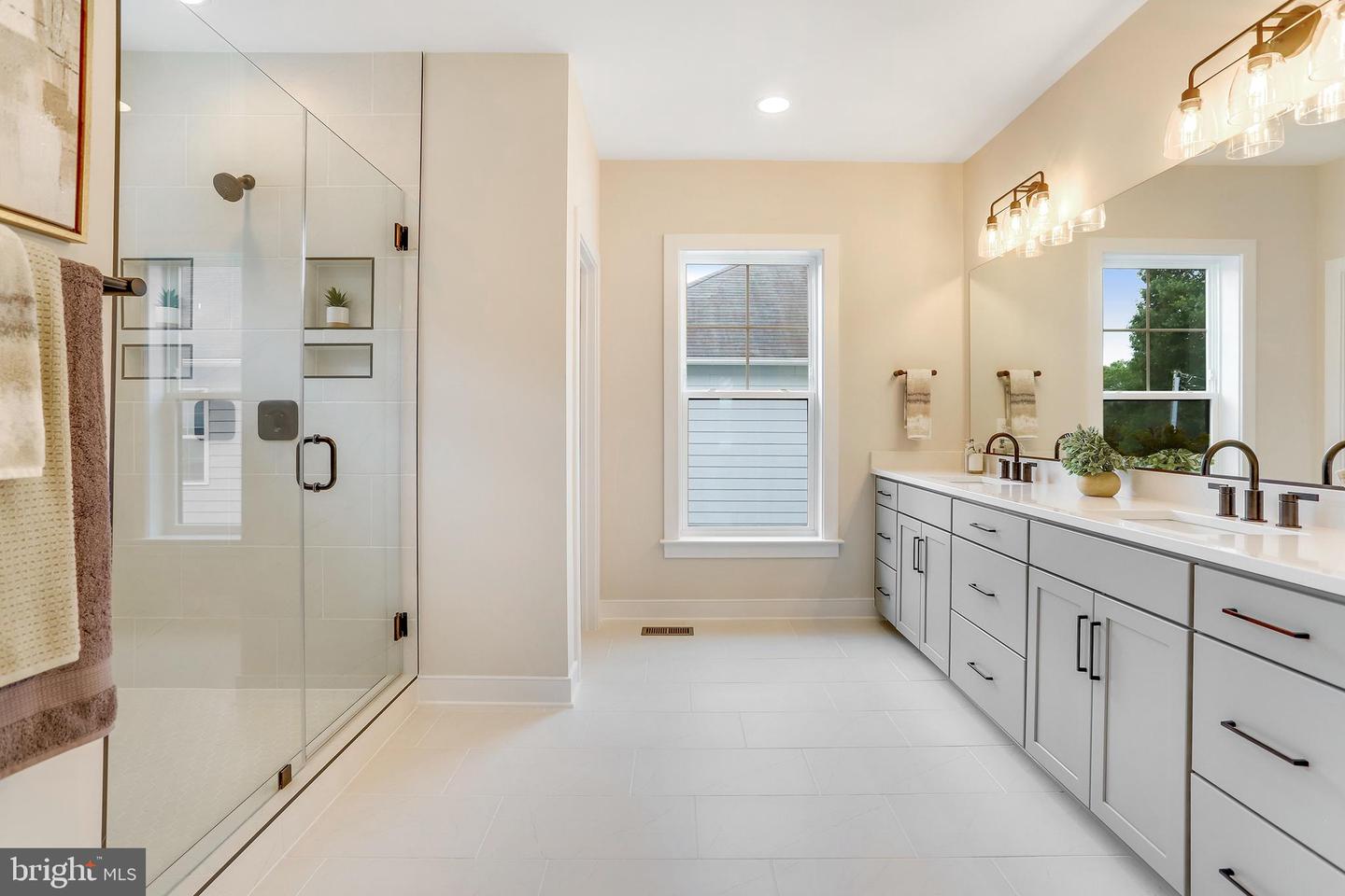 5809 2ND ST S, ARLINGTON, Virginia 22204, 5 Bedrooms Bedrooms, ,4 BathroomsBathrooms,Residential,For sale,5809 2ND ST S,VAAR2058708 MLS # VAAR2058708