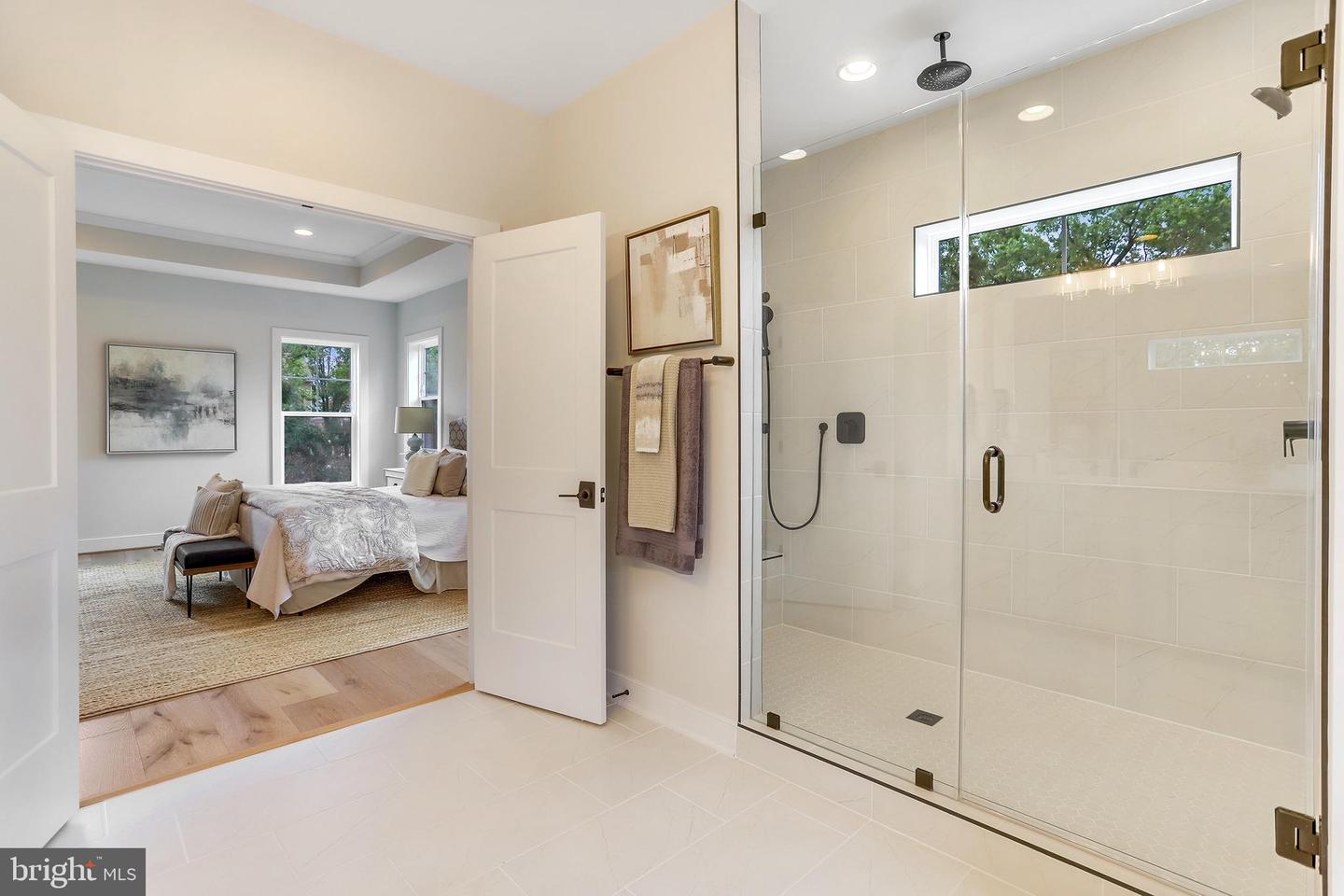 5809 2ND ST S, ARLINGTON, Virginia 22204, 5 Bedrooms Bedrooms, ,4 BathroomsBathrooms,Residential,For sale,5809 2ND ST S,VAAR2058708 MLS # VAAR2058708
