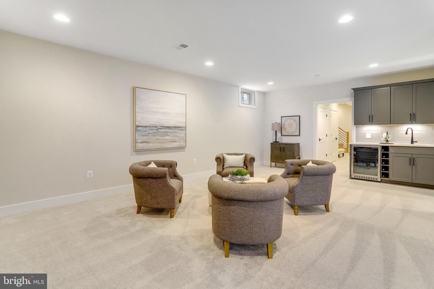 5809 2ND ST S, ARLINGTON, Virginia 22204, 5 Bedrooms Bedrooms, ,4 BathroomsBathrooms,Residential,For sale,5809 2ND ST S,VAAR2058708 MLS # VAAR2058708