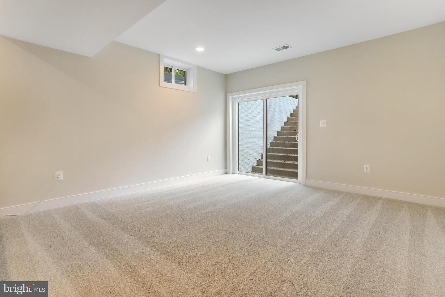 5809 2ND ST S, ARLINGTON, Virginia 22204, 5 Bedrooms Bedrooms, ,4 BathroomsBathrooms,Residential,For sale,5809 2ND ST S,VAAR2058708 MLS # VAAR2058708