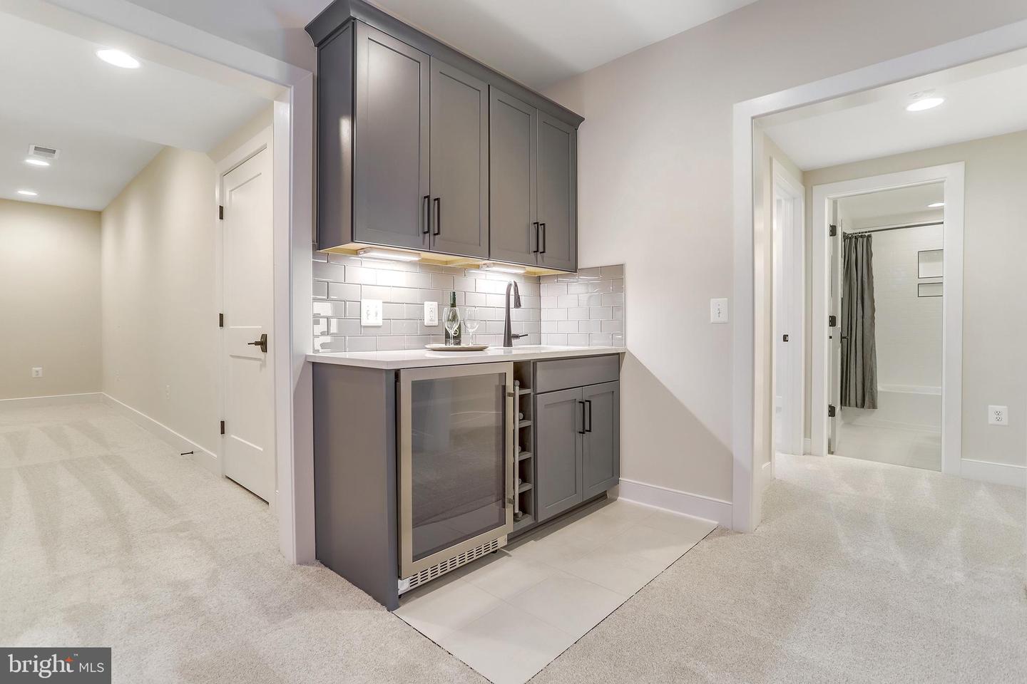 5809 2ND ST S, ARLINGTON, Virginia 22204, 5 Bedrooms Bedrooms, ,4 BathroomsBathrooms,Residential,For sale,5809 2ND ST S,VAAR2058708 MLS # VAAR2058708