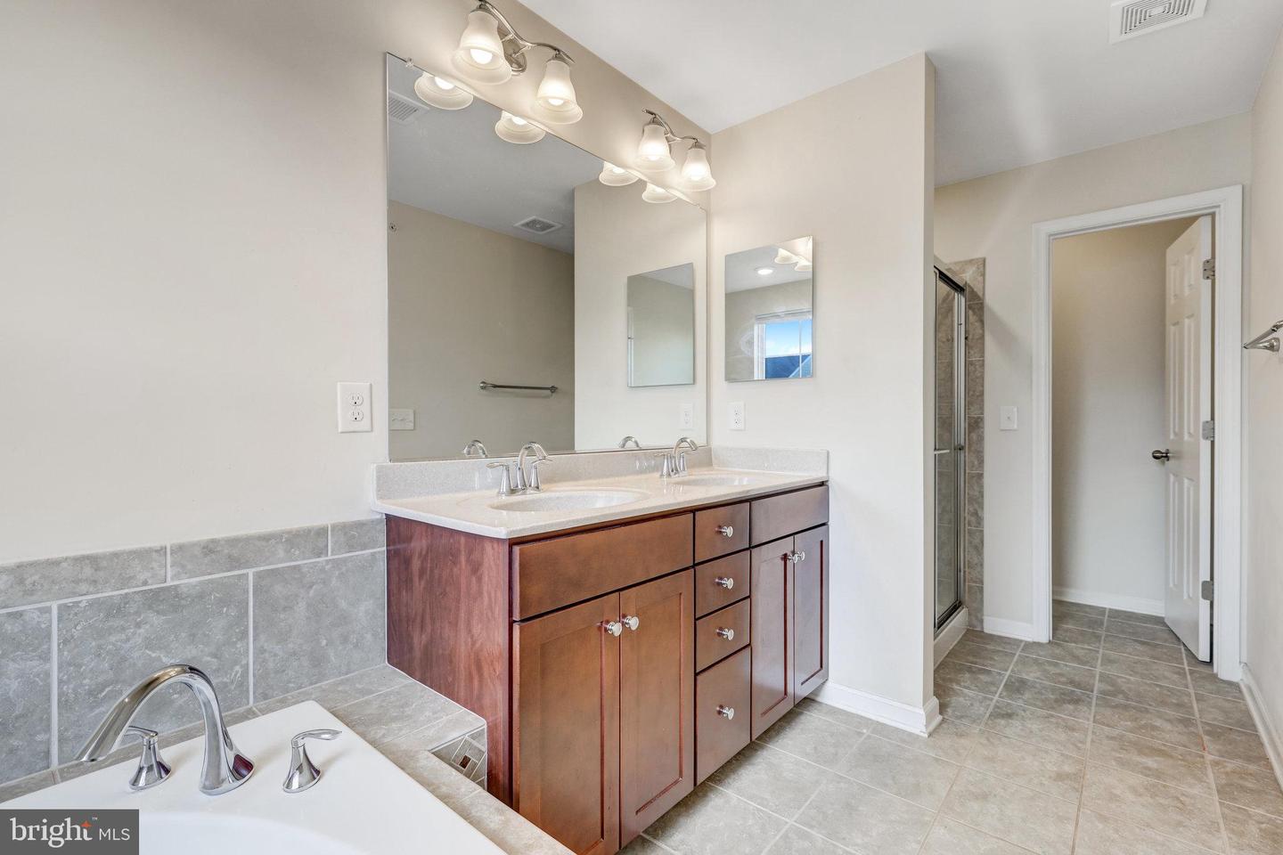 25206 BRIARGATE TER, CHANTILLY, Virginia 20152, 3 Bedrooms Bedrooms, ,2 BathroomsBathrooms,Residential,For sale,25206 BRIARGATE TER,VALO2098758 MLS # VALO2098758
