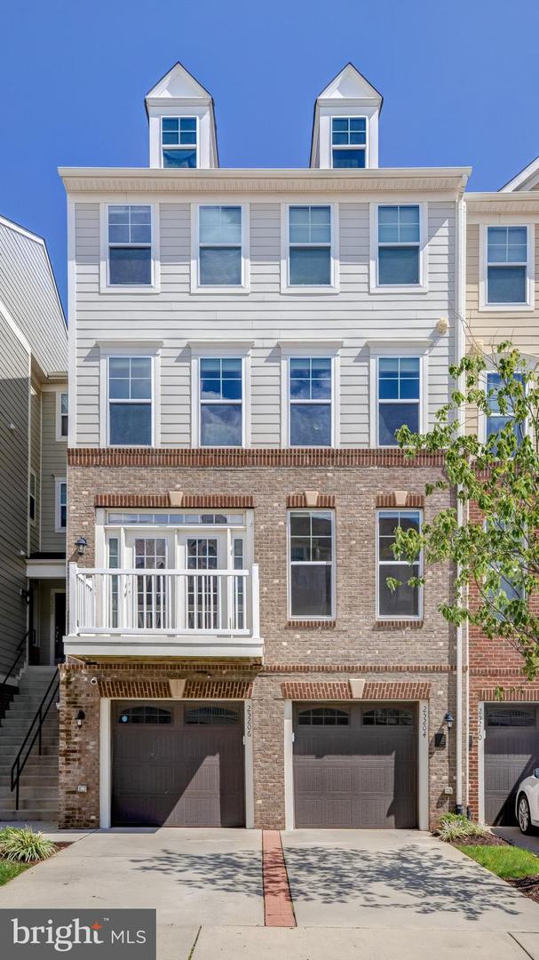 25206 BRIARGATE TER, CHANTILLY, Virginia 20152, 3 Bedrooms Bedrooms, ,2 BathroomsBathrooms,Residential,For sale,25206 BRIARGATE TER,VALO2098758 MLS # VALO2098758