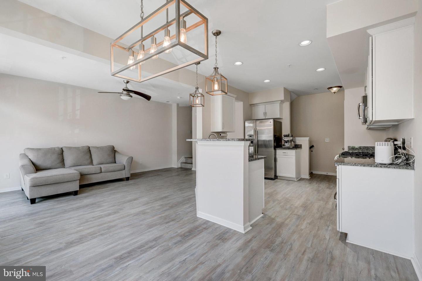 25206 BRIARGATE TER, CHANTILLY, Virginia 20152, 3 Bedrooms Bedrooms, ,2 BathroomsBathrooms,Residential,For sale,25206 BRIARGATE TER,VALO2098758 MLS # VALO2098758
