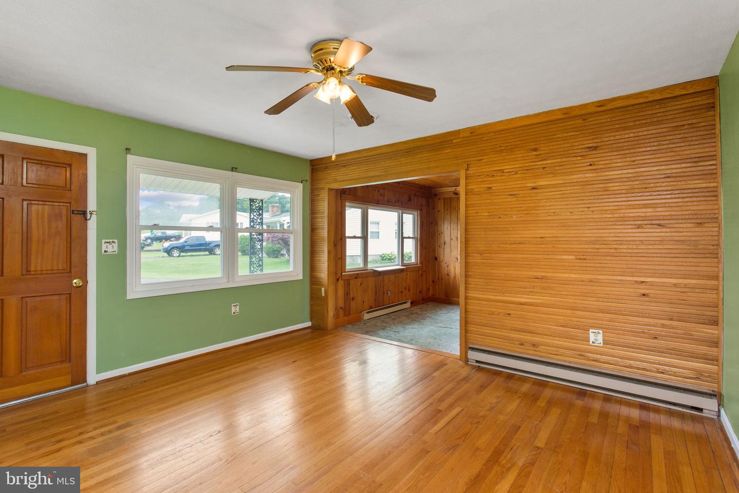241 WALNUT DR, TIMBERVILLE, Virginia 22853, 3 Bedrooms Bedrooms, ,1 BathroomBathrooms,Residential,For sale,241 WALNUT DR,VARO2002354 MLS # VARO2002354