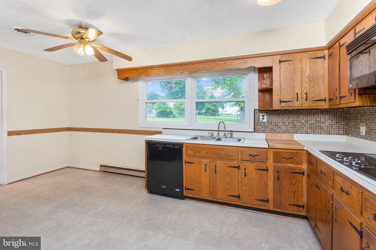 241 WALNUT DR, TIMBERVILLE, Virginia 22853, 3 Bedrooms Bedrooms, ,1 BathroomBathrooms,Residential,For sale,241 WALNUT DR,VARO2002354 MLS # VARO2002354