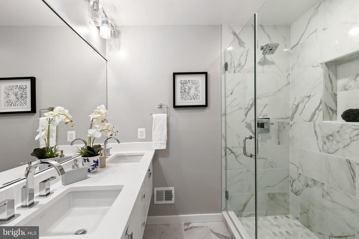 414 D ST SE #A, WASHINGTON, District Of Columbia 20003, 2 Bedrooms Bedrooms, ,2 BathroomsBathrooms,Residential,For sale,414 D ST SE #A,DCDC2204108 MLS # DCDC2204108