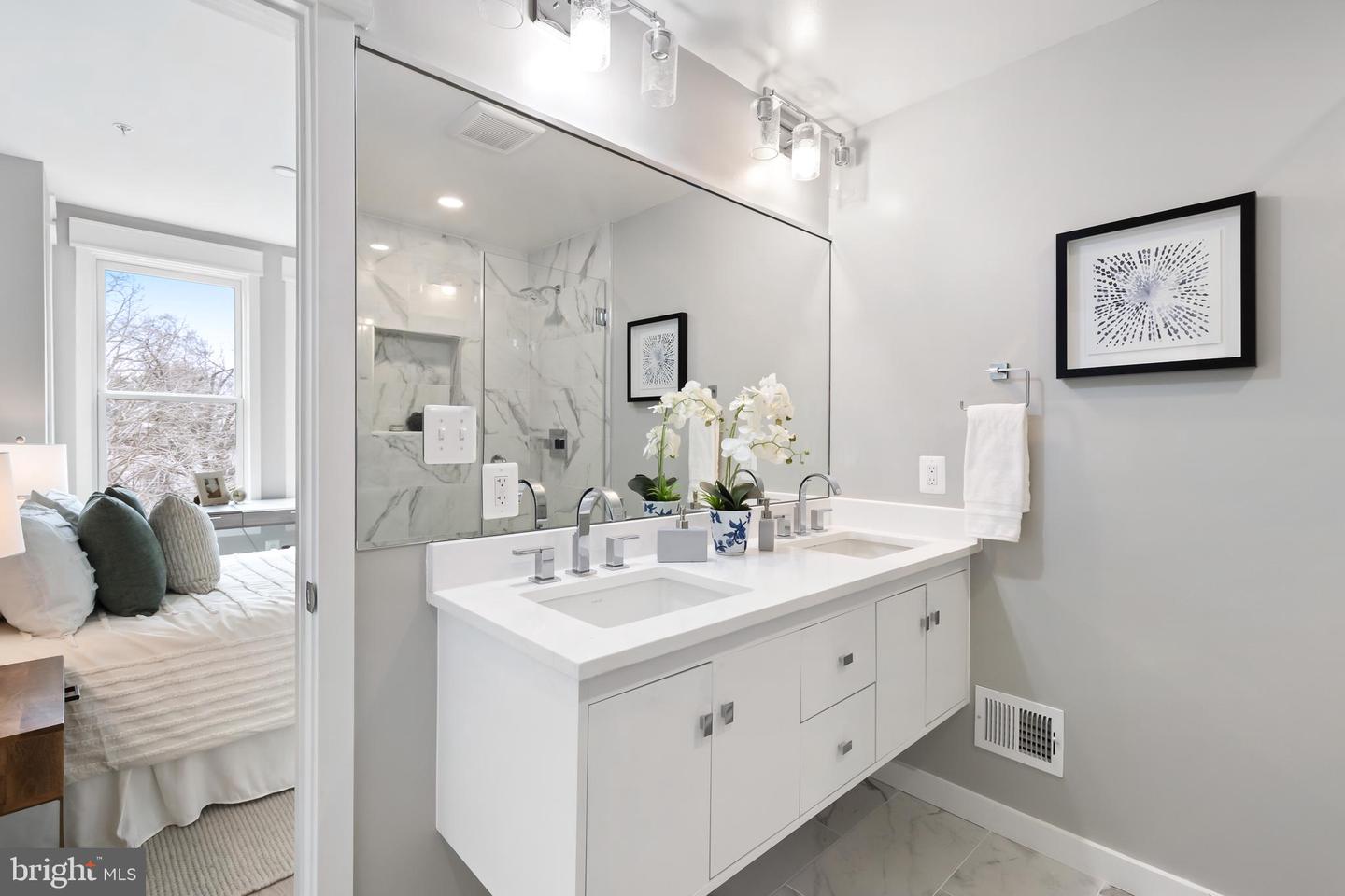 414 D ST SE #A, WASHINGTON, District Of Columbia 20003, 2 Bedrooms Bedrooms, ,2 BathroomsBathrooms,Residential,For sale,414 D ST SE #A,DCDC2204108 MLS # DCDC2204108